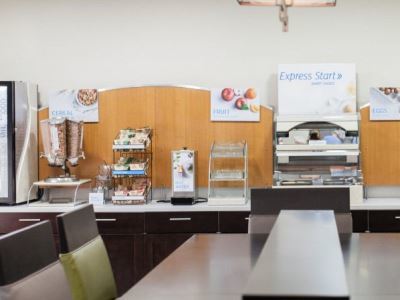 Express & By Ihg Sweetwater