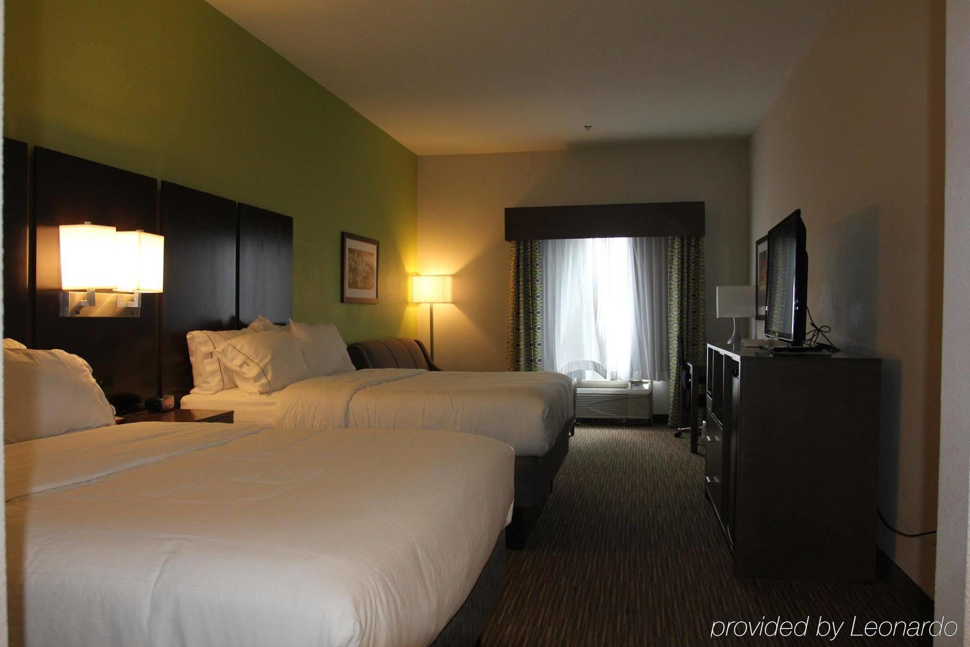 Express & By Ihg Hotel 2*