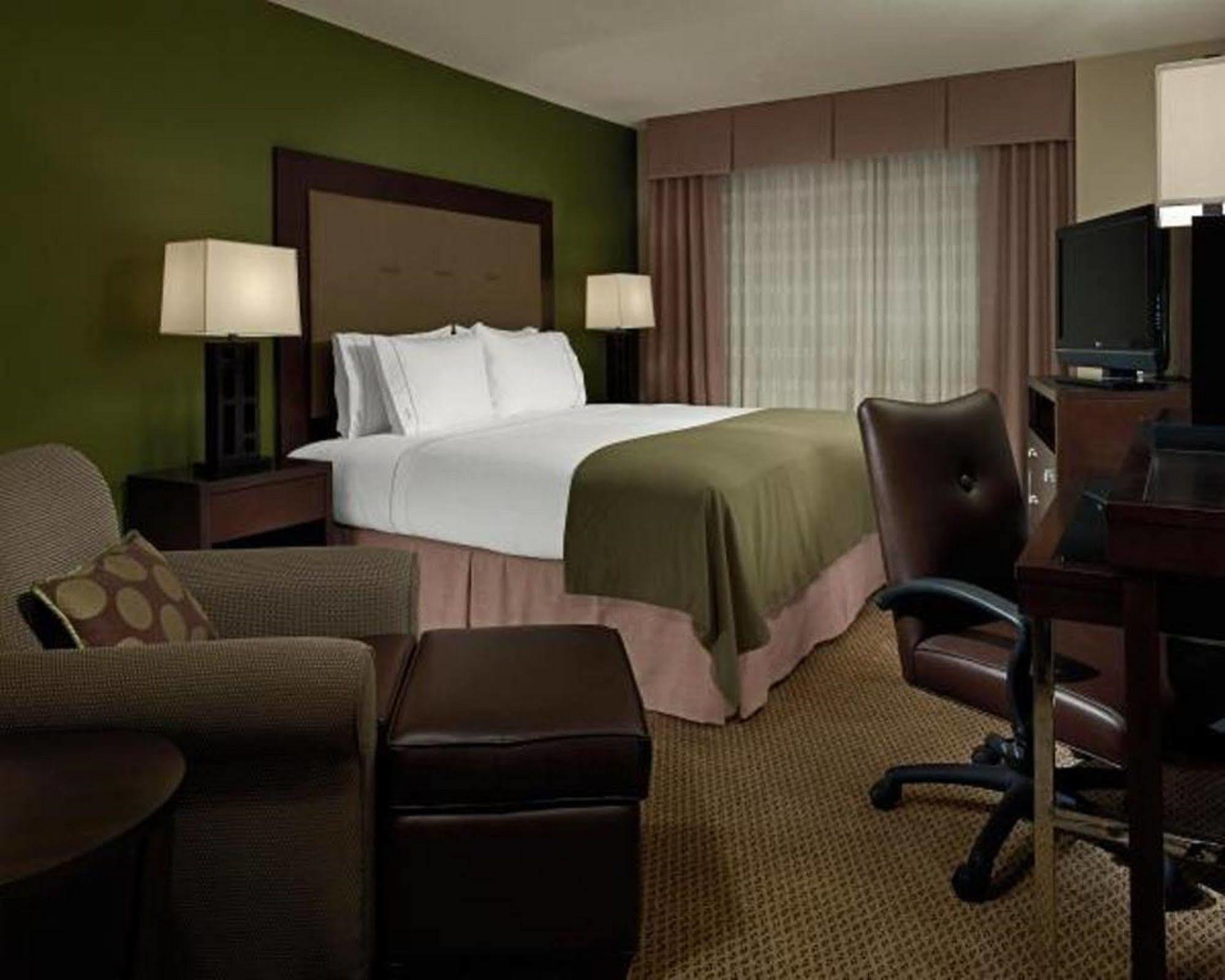 Express & Hotel